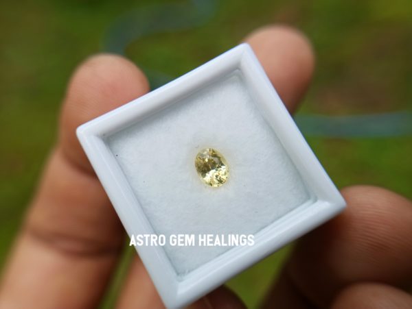 Ceylon Natural yellow Sapphire, Astro gem healing